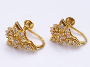 K18 ダイヤ 0.15ct/0.15ct イヤリング 2.1g